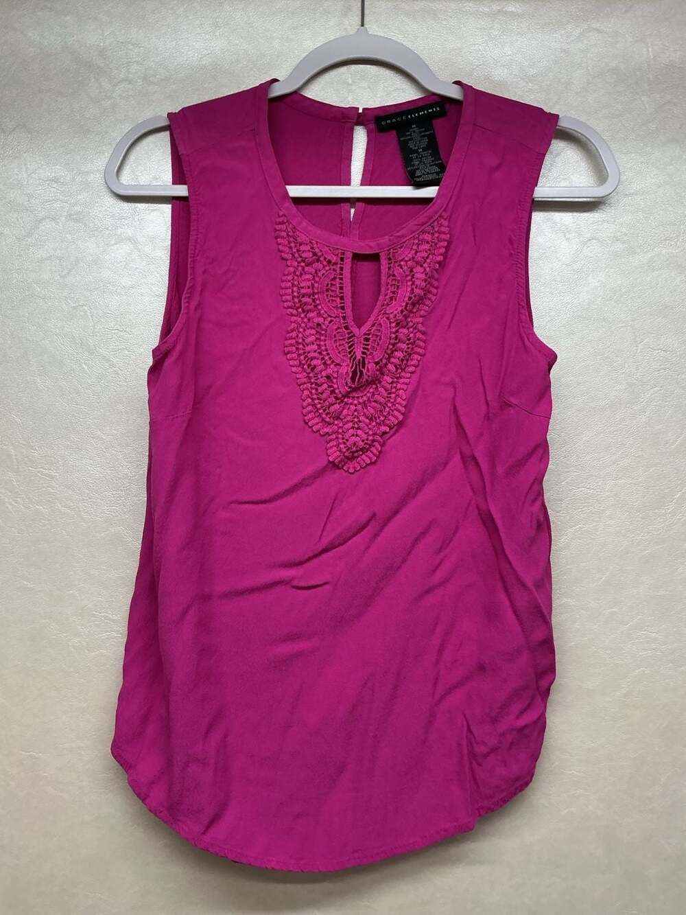 Grace Elements Mulberry Pink Sleeveless Top Crochet Keyhole Neck Size M